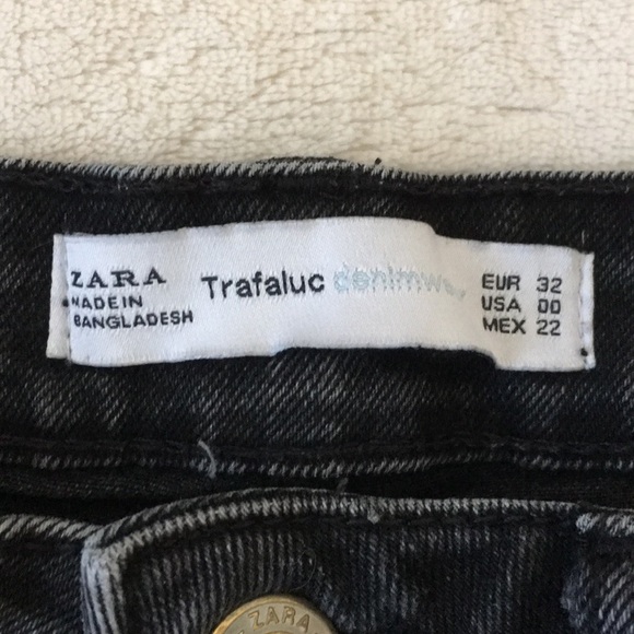 Black denim Zara shorts - Picture 3 of 3